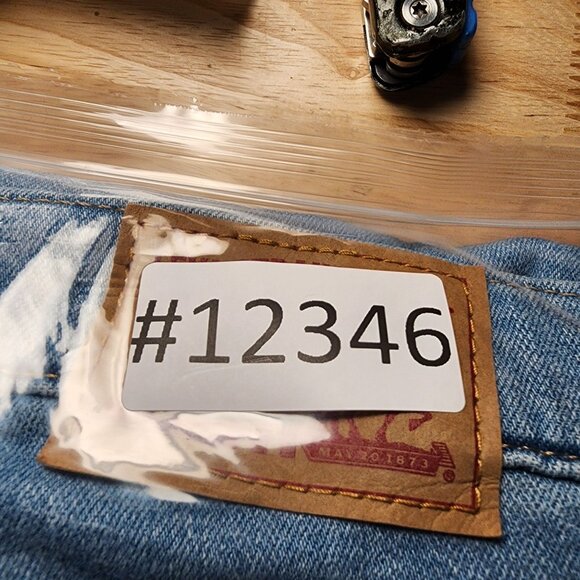 Levis Jeans Womens Size 18W 711 Medium Wash Stretch High Rise Skinny *GUC* - Picture 14 of 14